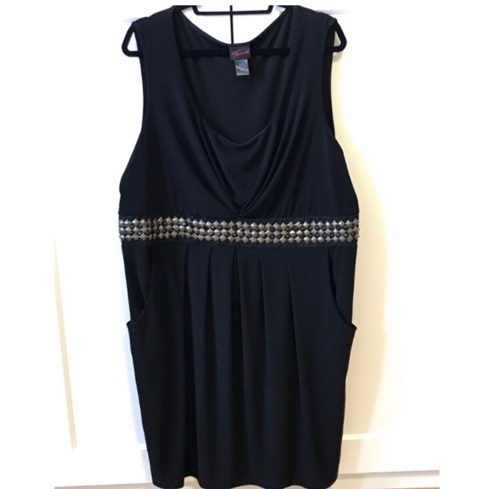 Black Embellished Sleeveless Dress